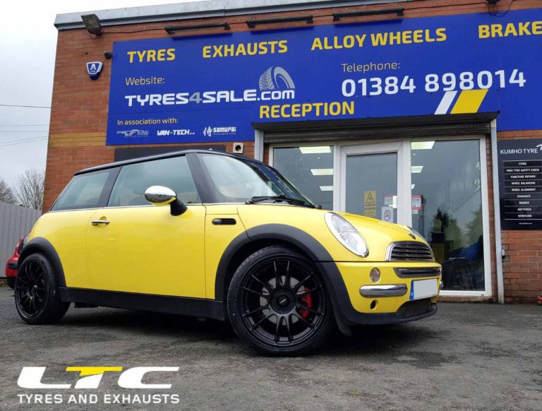 Set of Calibre Suzuka 17″ Alloy wheels fitted to Mini