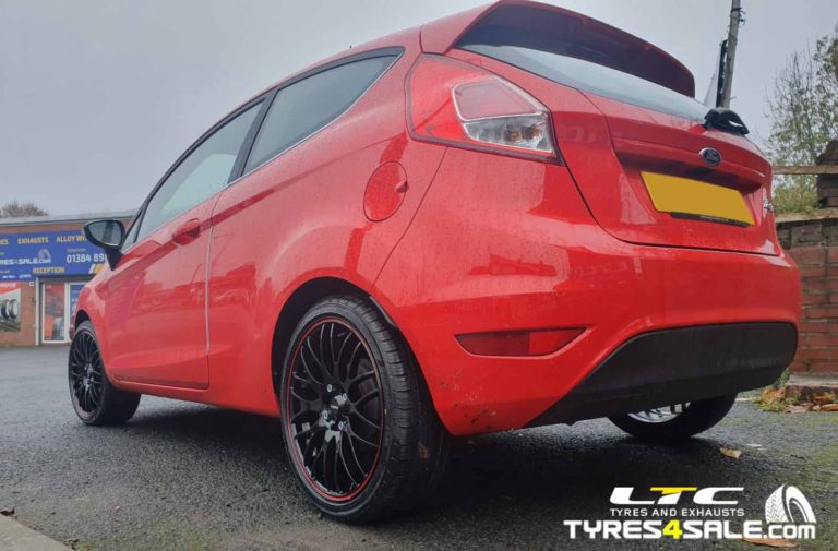 Set of 17" Calibre Motion 2 Alloy Wheels in Black / Red for Ford Fiesta