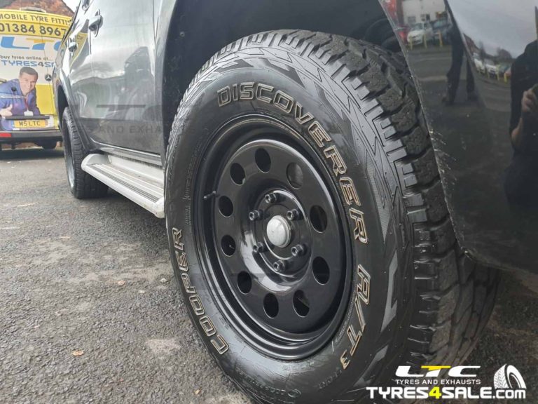Set of Tuff Torque 17" Black Modular Alloy Wheels for Mitsubishi L200