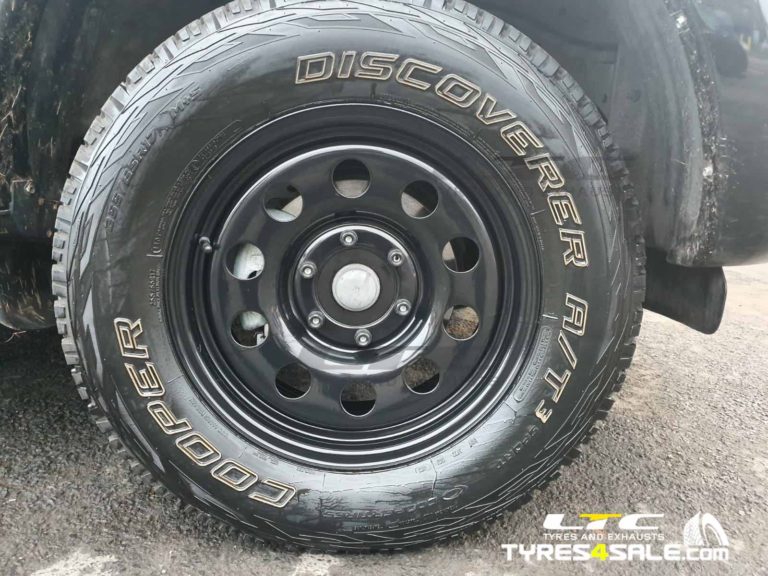 Set of Tuff Torque 17" Black Modular Alloy Wheels for Mitsubishi L200