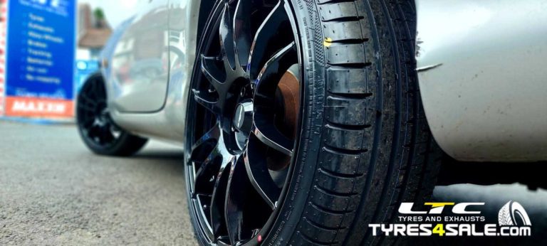 Calibre Suzuka Gloss Black 17"Alloy Wheels for a Mazda MX 5