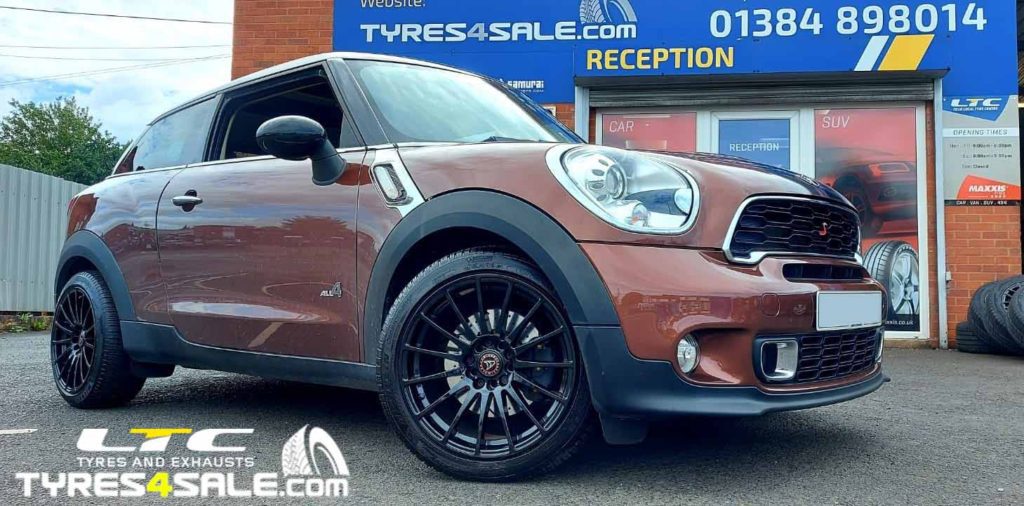 Set of Wolfrace 18" Turismo Gloss Black Alloy Wheels for a Mini Paceman
