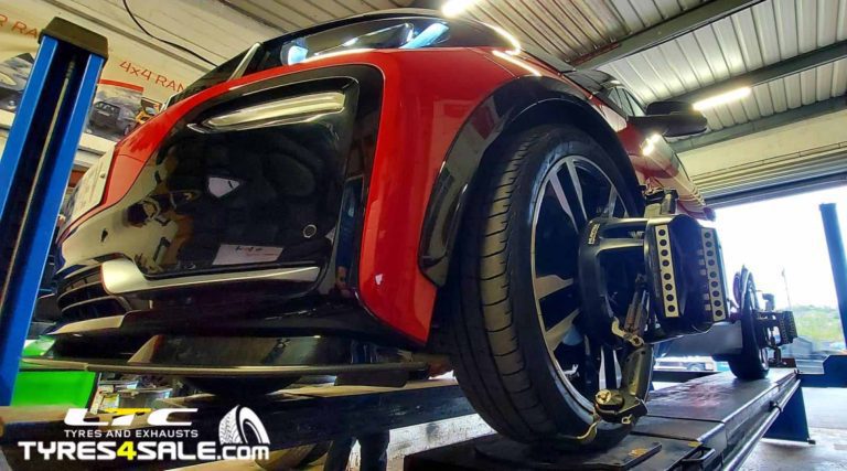 Hunter Hawkeye 4 Wheel Alignment by LTC Tyres and Exhausts