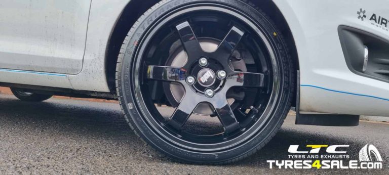 Bola B1 17" Gloss Black Alloy Wheels and 205/40 17 Economy Tyres for Ford Fiesta