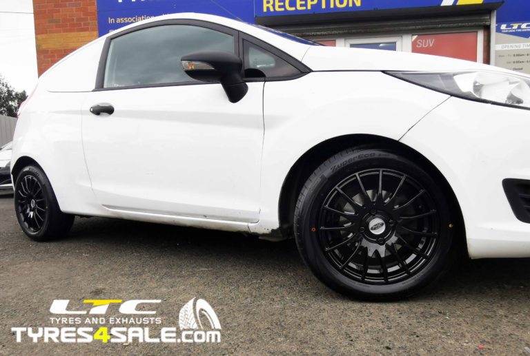 FX004 Alloy Wheels Gloss Balck and Economy Tyres 15" Ford Fiesta