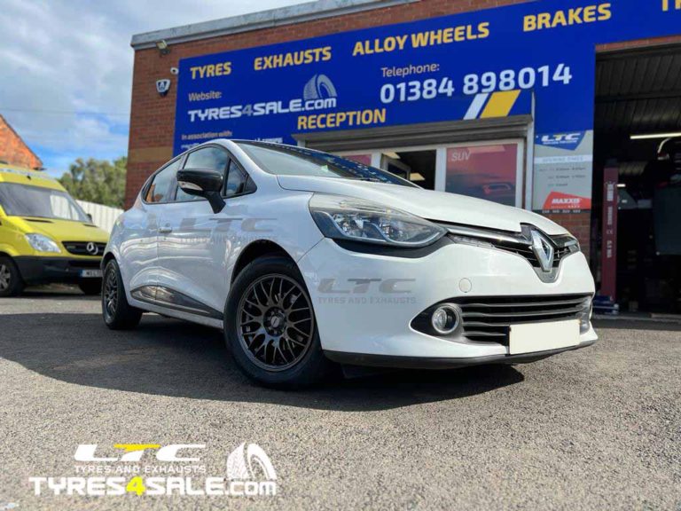 Renault Clio Alloy Wheels 15" Calibre Motion Alloy Wheels and a set of Landsail 195/60 15 Tyres