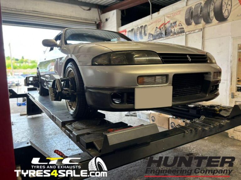Hunter Hawkeye 4 Wheel Alignment Tracking for a Nissan Skyline