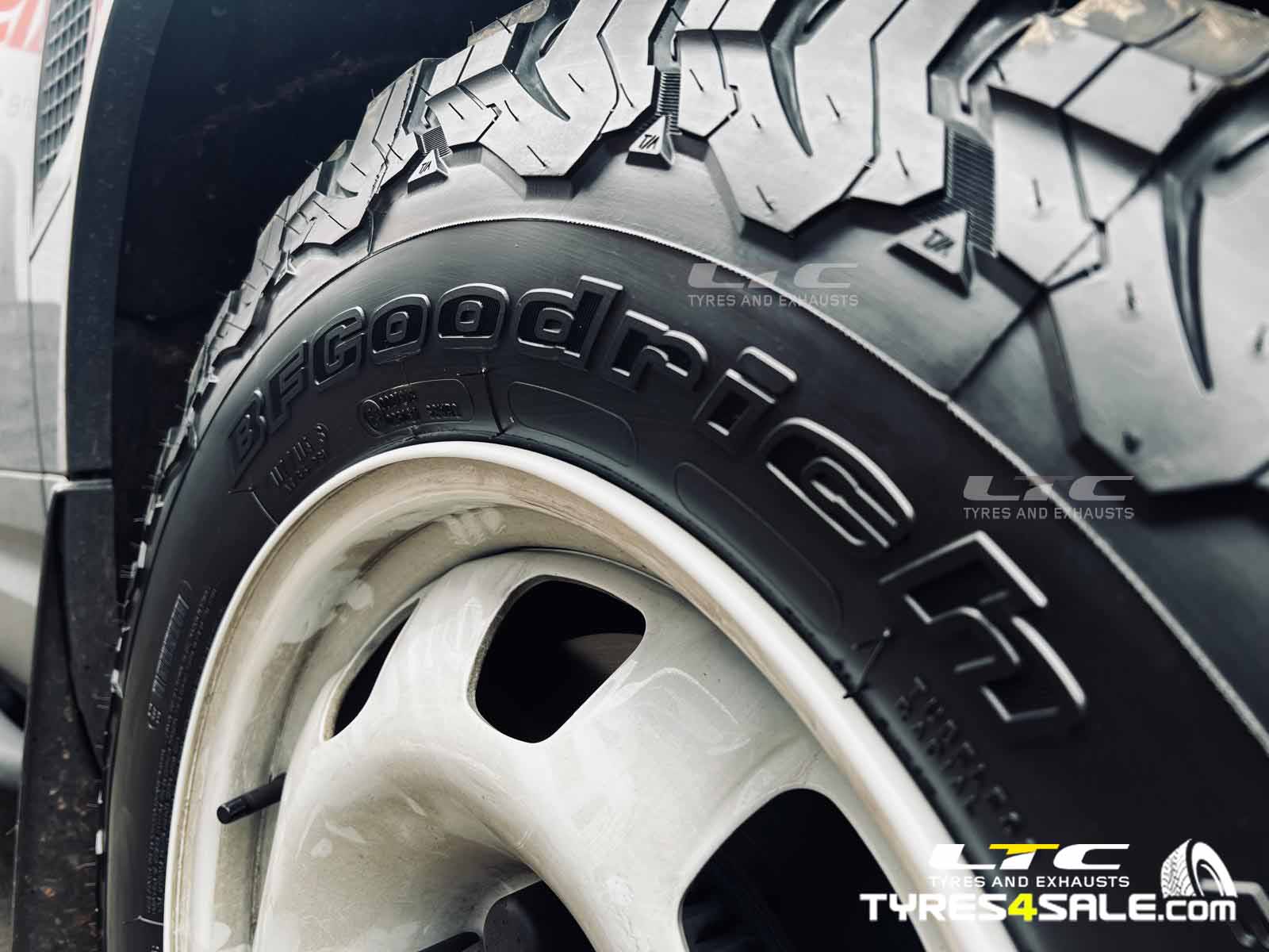 BFGoodrich 255/70 18 117s All-Terrain T/A KO2 for Land Rover Defender