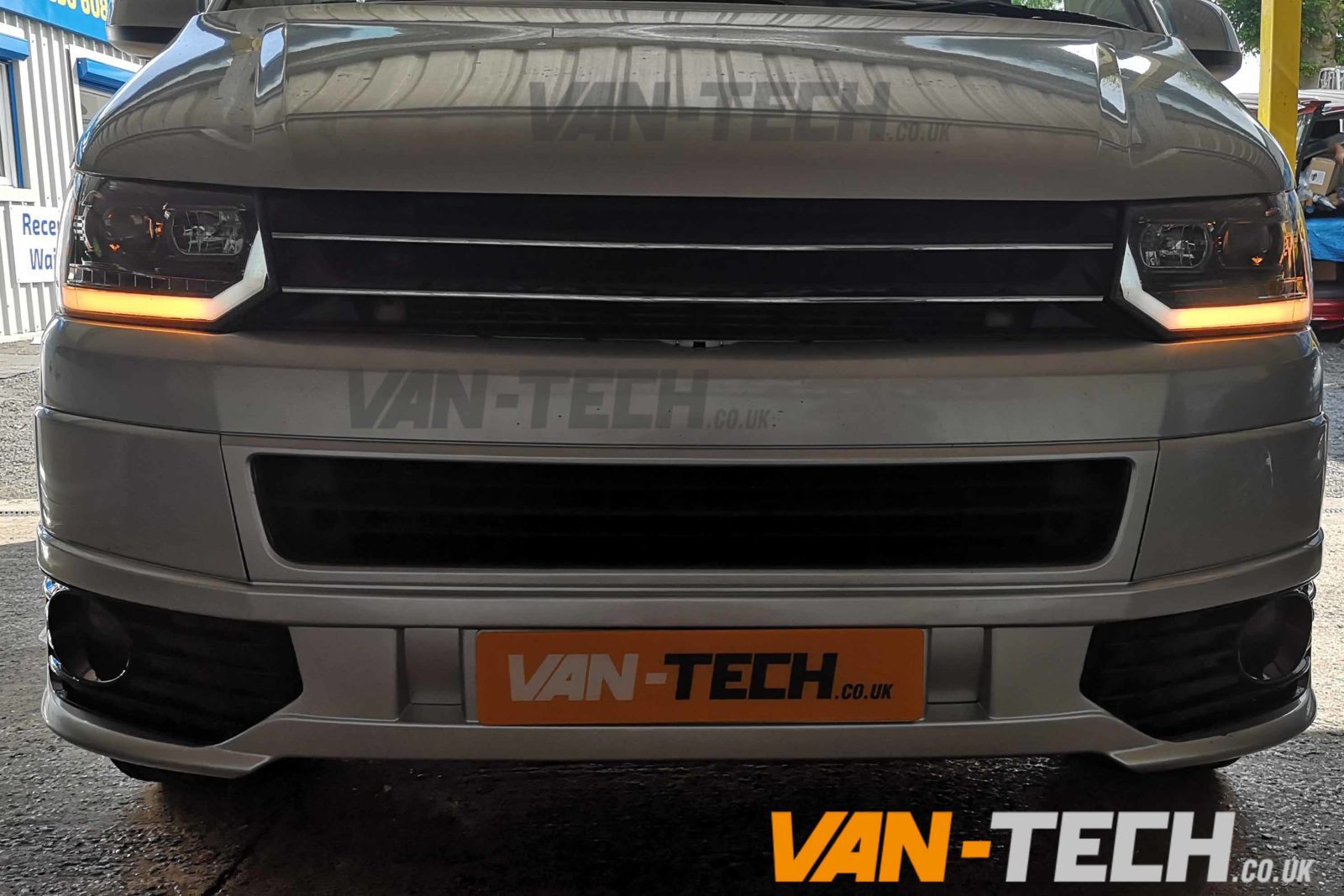 rhdr VW Transporter T5.1 Light Bar Headlights Dynamic Indicators 2010-2015