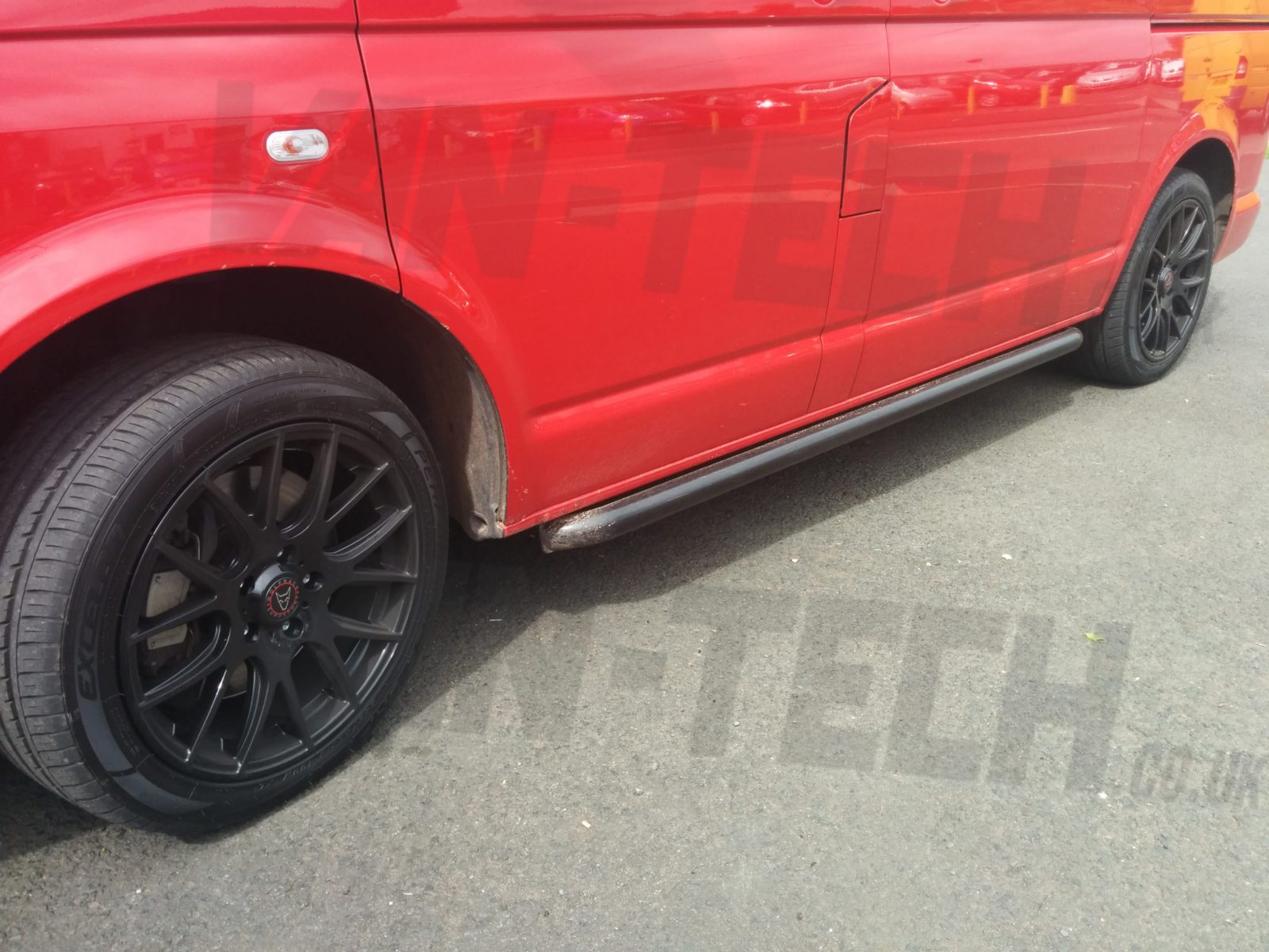 t5-black-o.e-side-bars-vw-transporter-1-