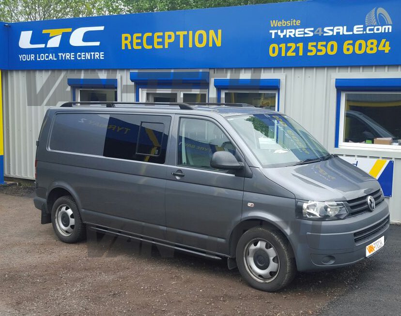 vw-transporter-T5-with-Black-O.E-side-bars-and-black-aluminium-roof-rails-1