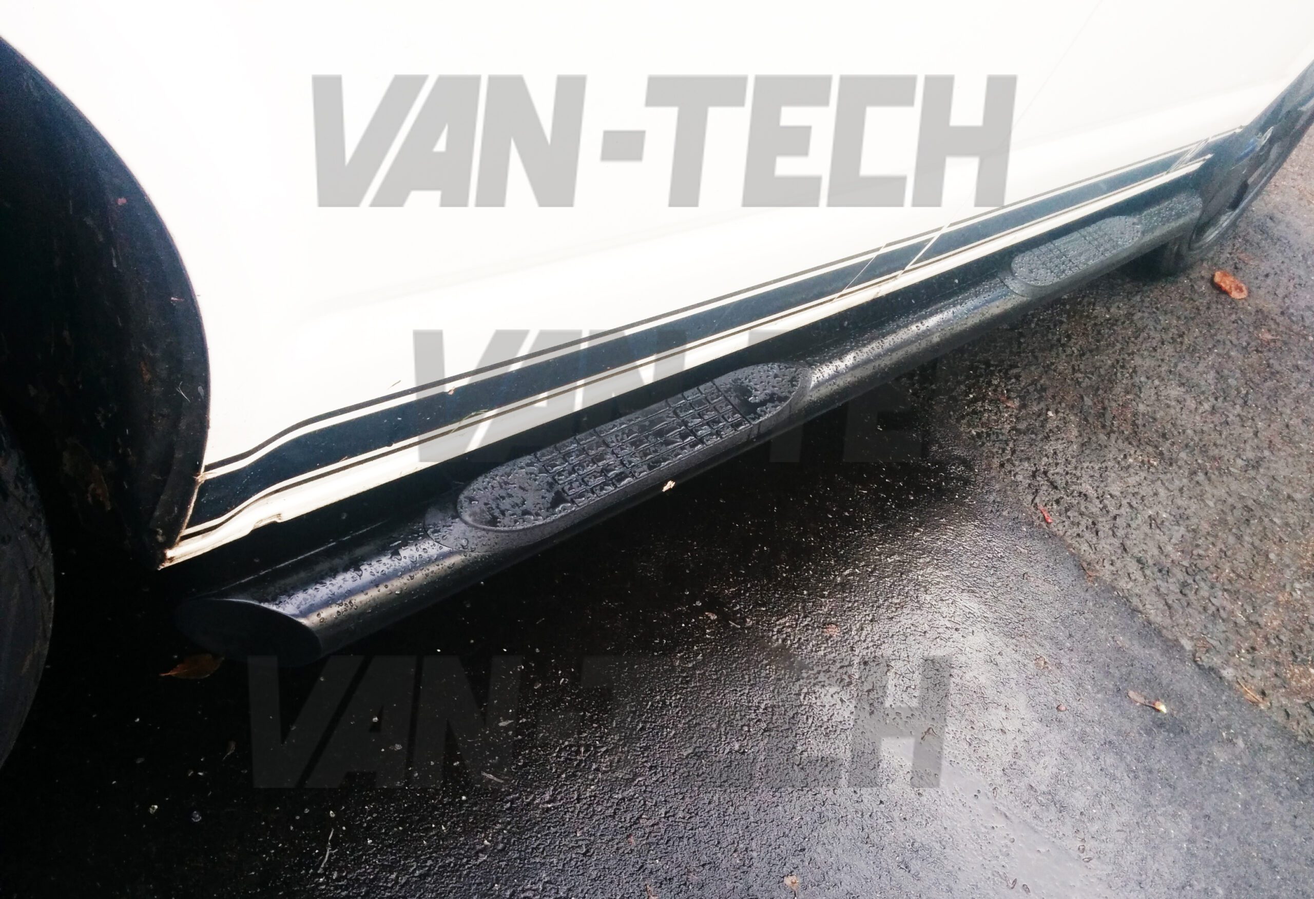 vw-transporter-t5-t5.1-and-t6-black-side-bars-with-3-steps-1-scaled VW T5 SWB LWB Transporter Black Slashed End Side Bars with Three Steps.