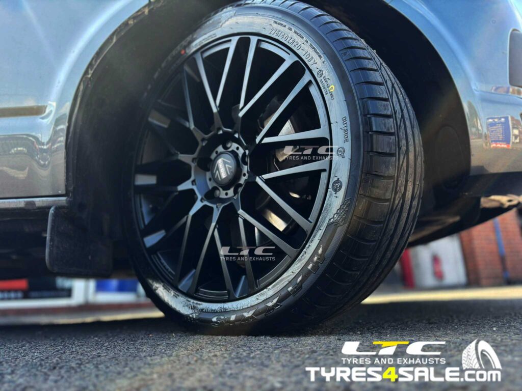 VW Transporter T6 Alloy Wheels Momo Revenge 20″ Matte Black and a set of 275/40R20 MAXXIS VS5 106Y XL tyres