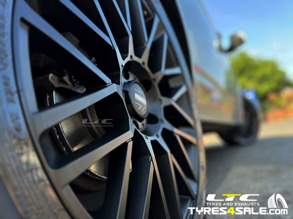 VW Transporter T6 Alloy Wheels Momo Revenge 20″ Matte Black and a set of 275/40R20 MAXXIS VS5 106Y XL tyres