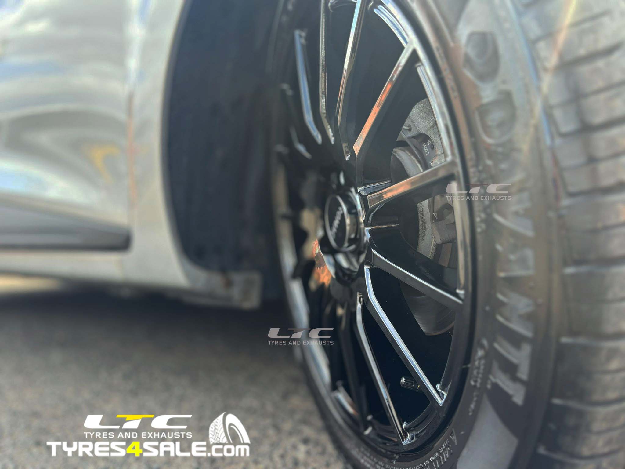 Romac Pulse 16" Alloy Wheels Gloss Black for Renault Clio