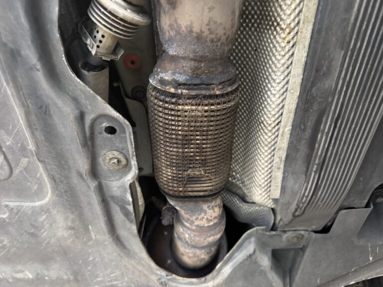 Broken exhaust flexi pipe requiring exhaust flexi repair and welding