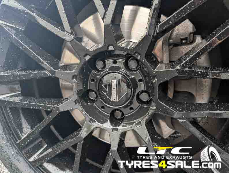 Momo Revenge 20" Alloy Wheels for VW Transporter T6.1 with 275/40R20 Milever Tyres
